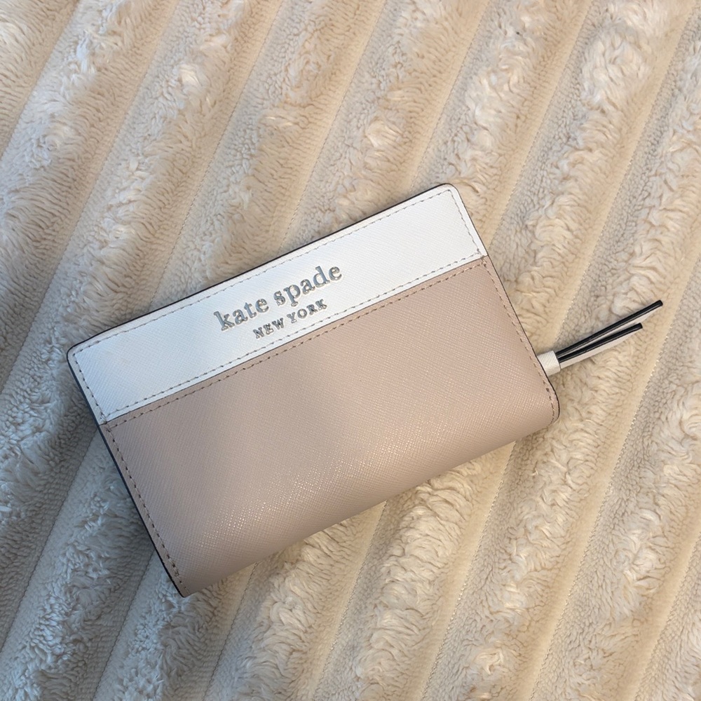 Kate Spade Tan and White Wallet